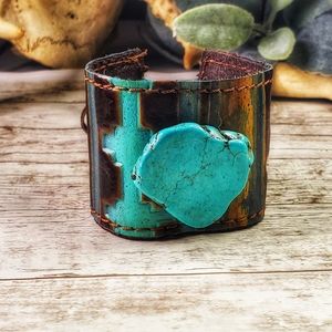 Navajo design genuine leather turquoise bracelet